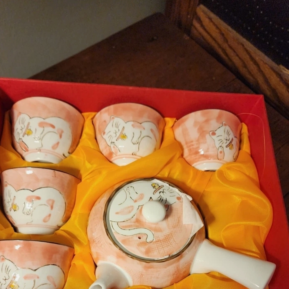 Elephant Design Tea Set in Pink and White